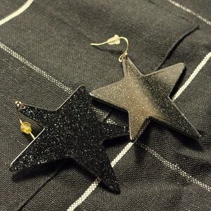 Versona Sparkly Black Resin Earrings